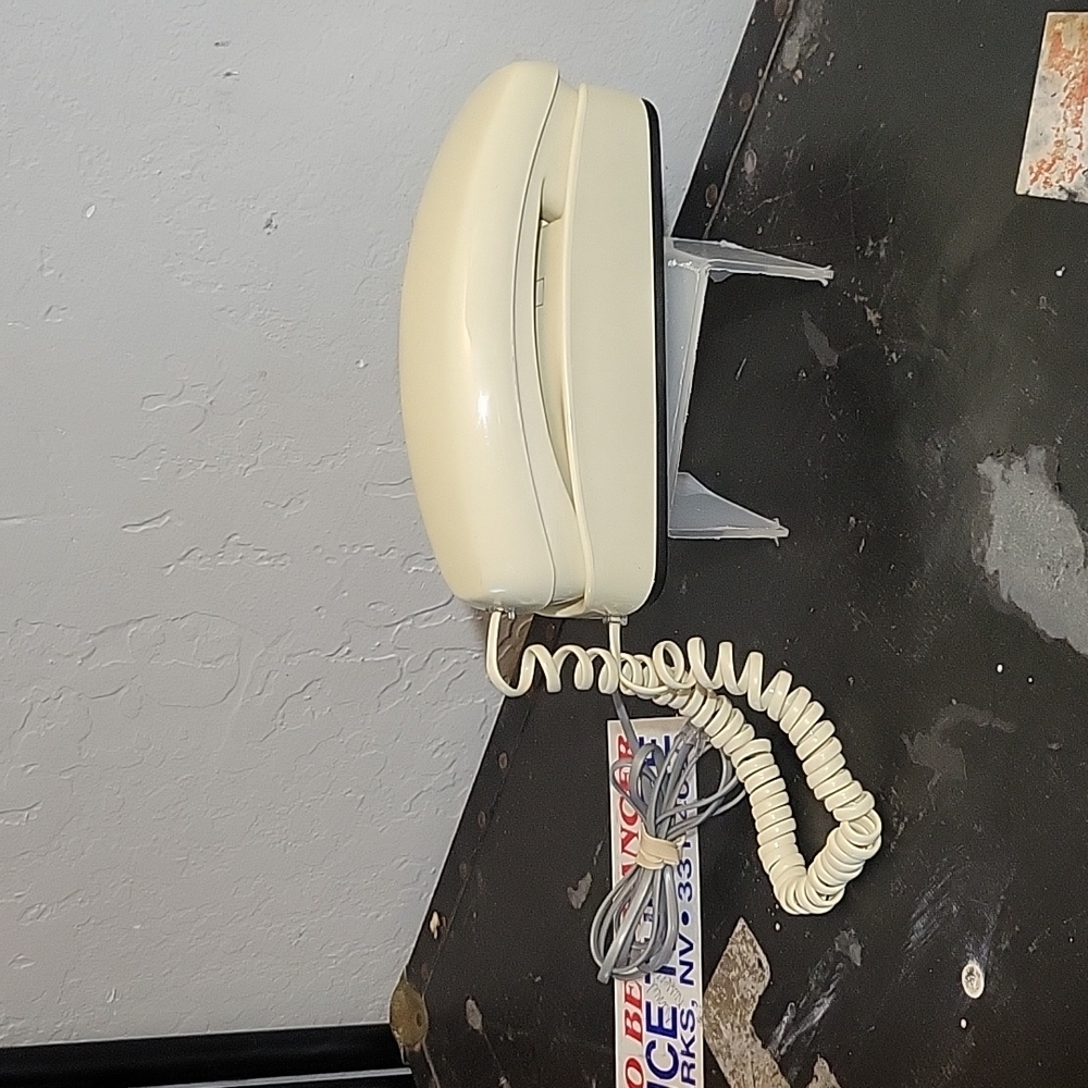 CONAIR PHONE Vintage Push Button Wall Phone Prop 1994